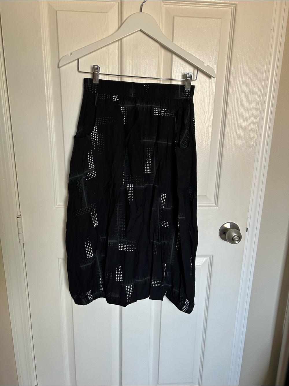 Patrizia Luca Black Midi Skirt with Geometric Patterns